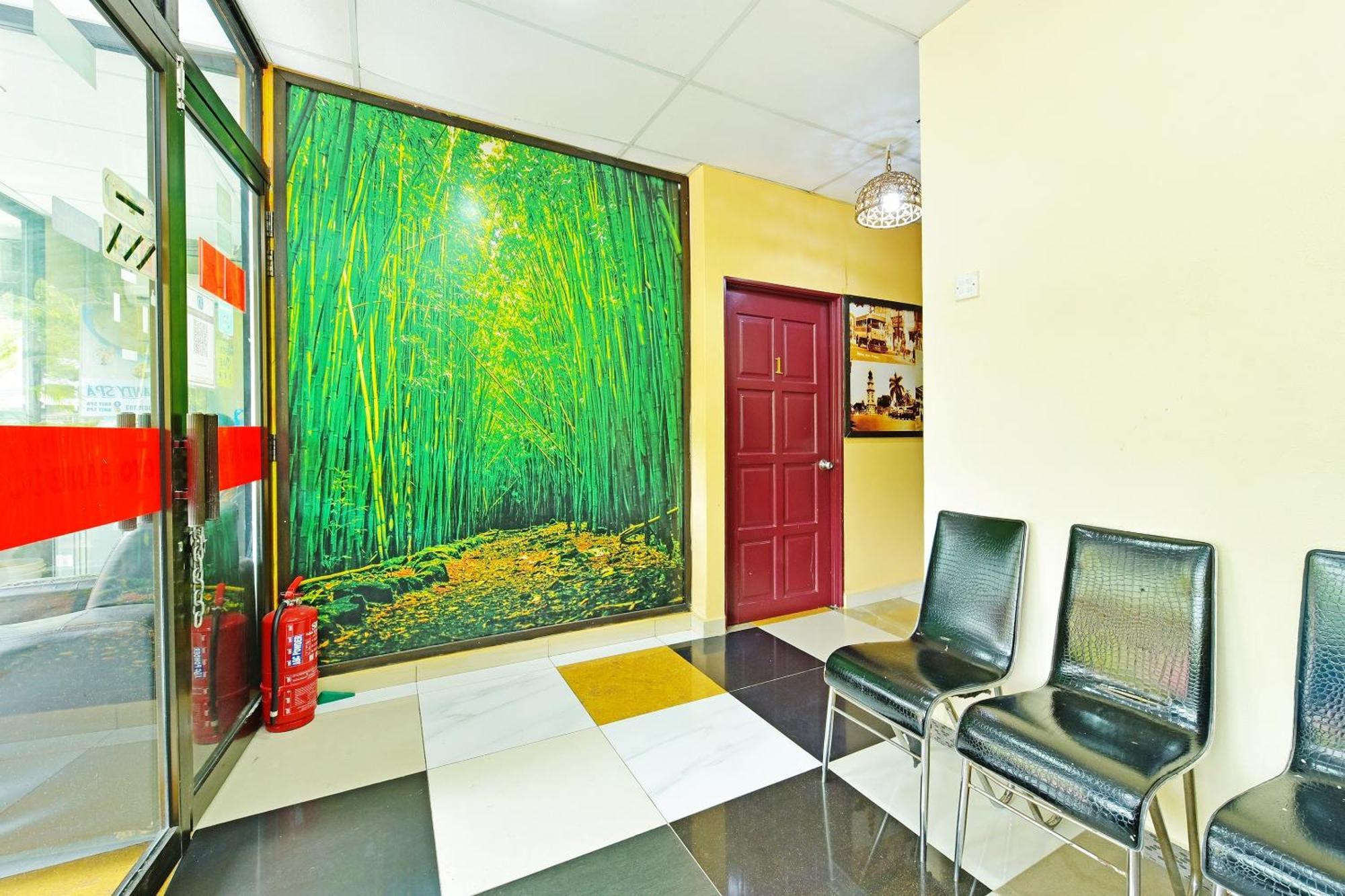 Oyo 873 Bamboo Inn Batu Ferringhi Eksteriør billede